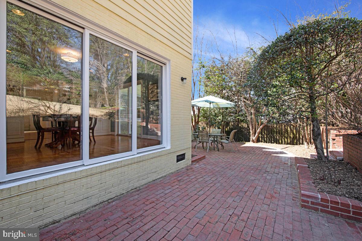 WOODACRES - Residential