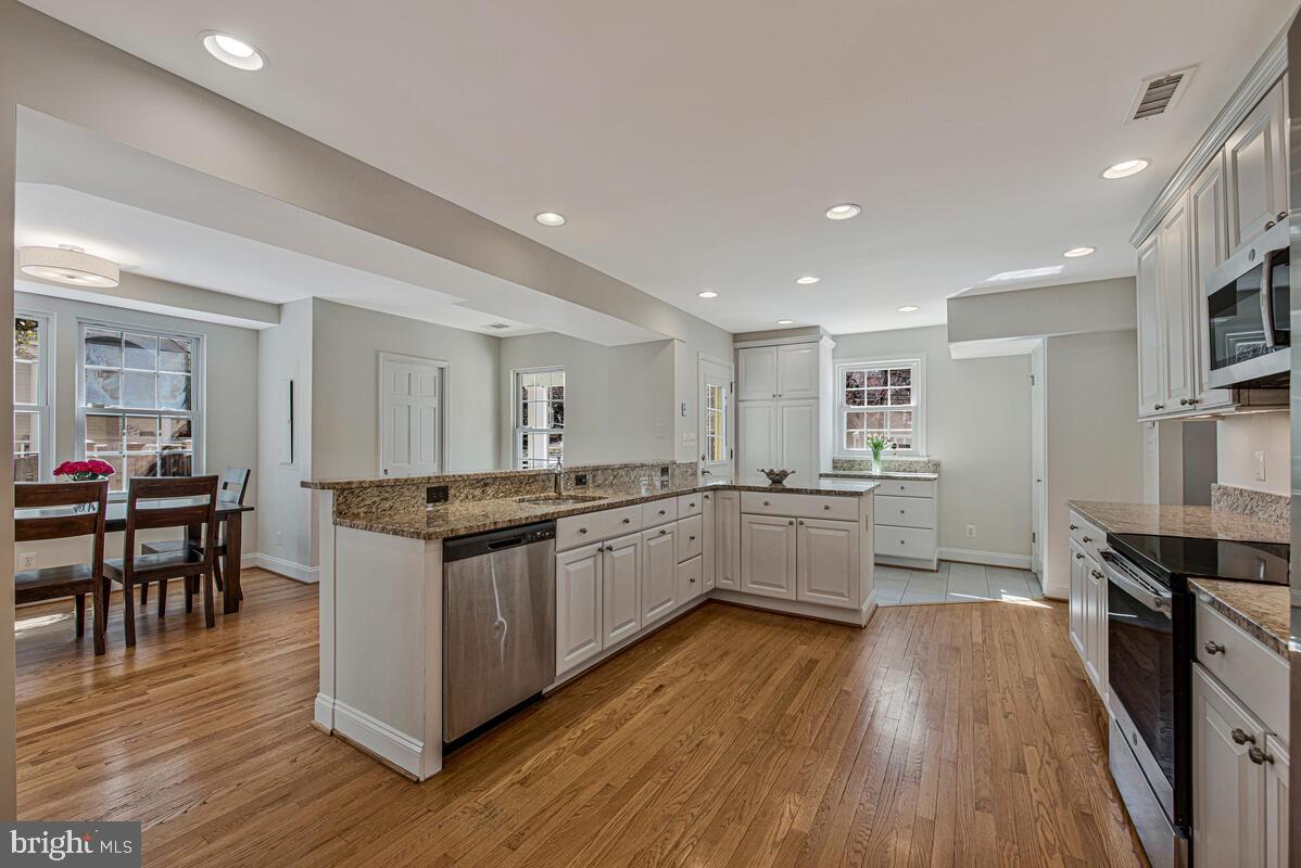 WOODACRES - Residential