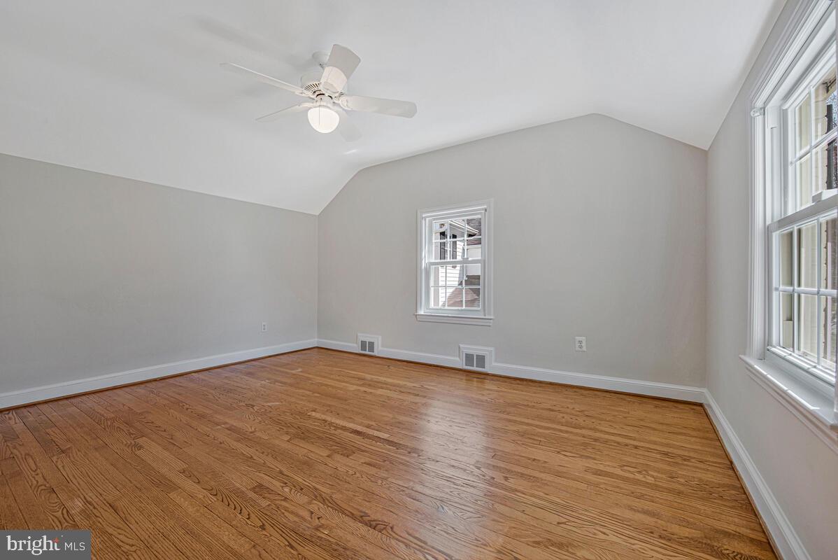 WOODACRES - Residential