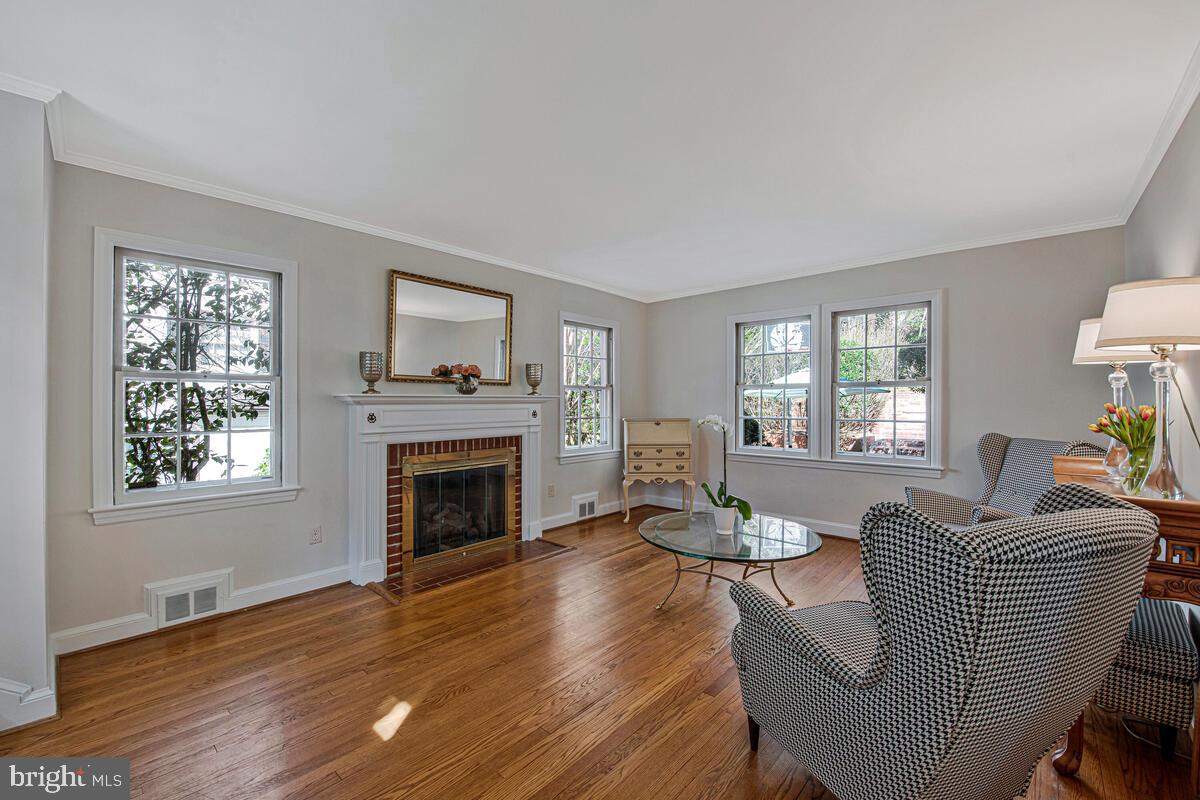 WOODACRES - Residential