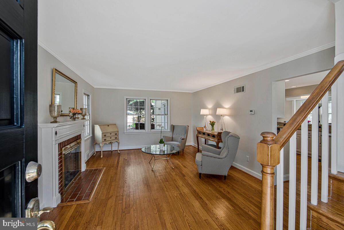 WOODACRES - Residential