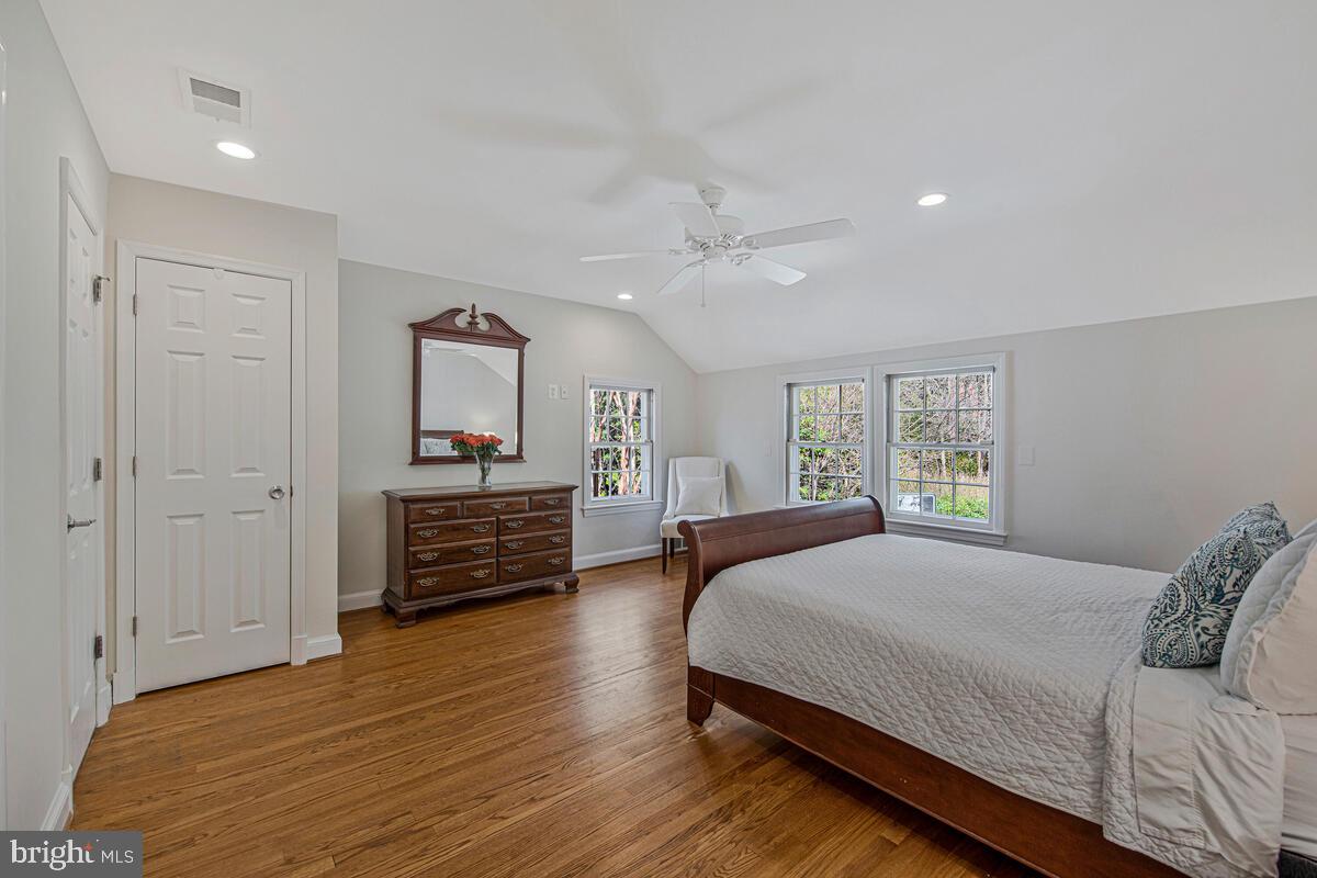 WOODACRES - Residential