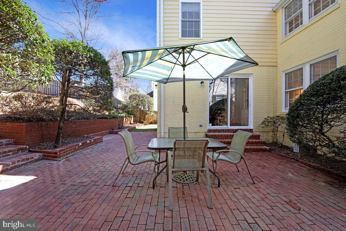 WOODACRES - Residential