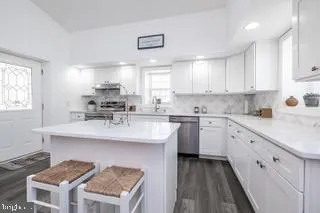 Gibbsboro, New Jersey 08026, United States, 3 Bedrooms Bedrooms, ,1 BathroomBathrooms,Residential,Pending,128591