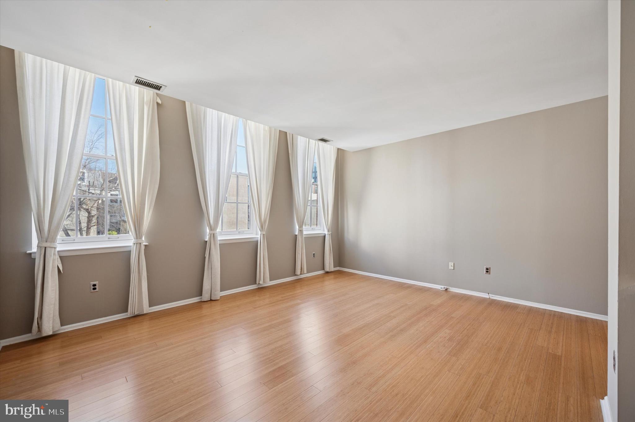 OLD CITY - Residential