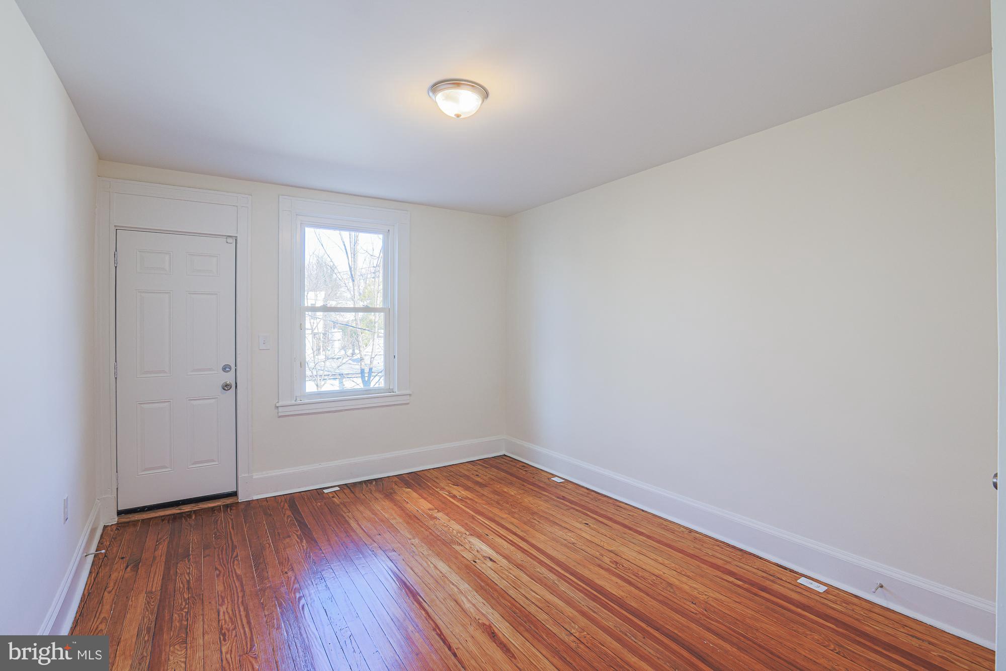 OAKENSHAWE - Residential Lease