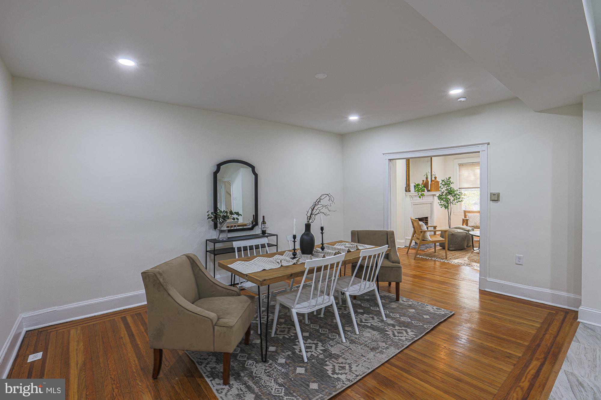 OAKENSHAWE - Residential Lease