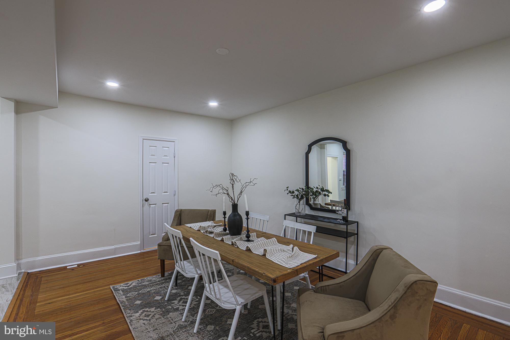 OAKENSHAWE - Residential Lease