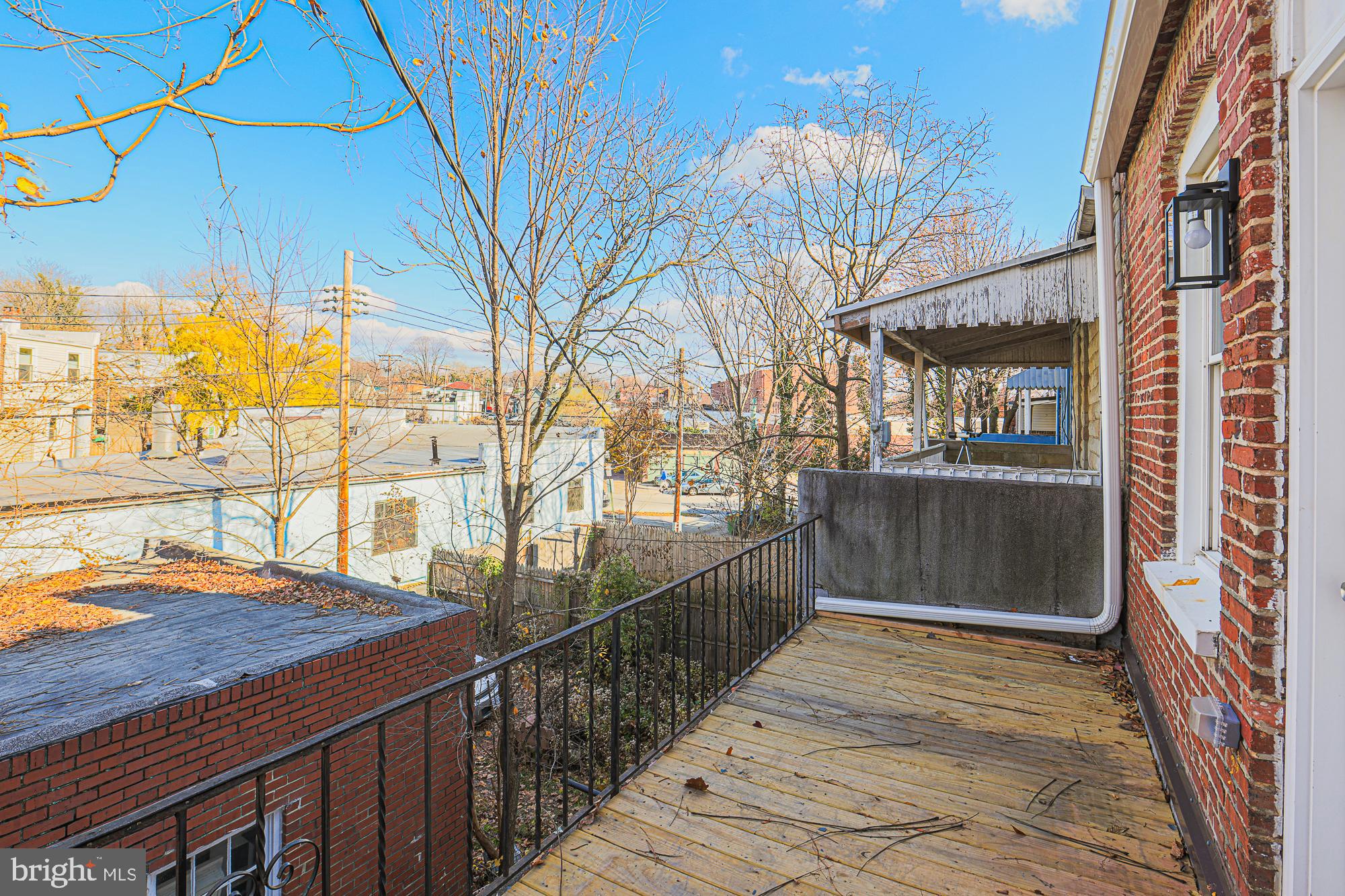 OAKENSHAWE - Residential Lease