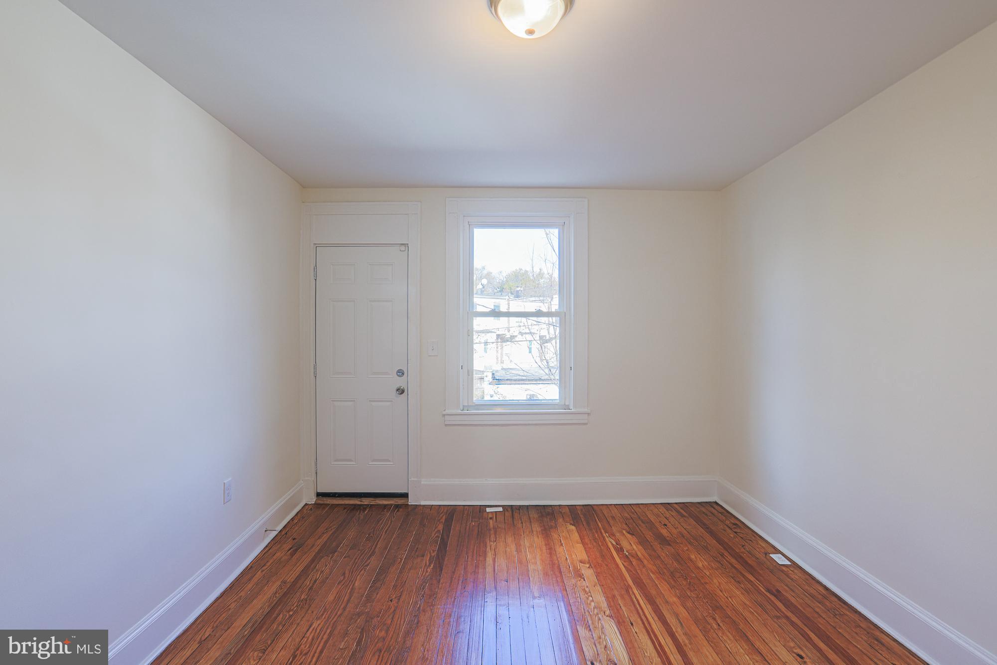 OAKENSHAWE - Residential Lease