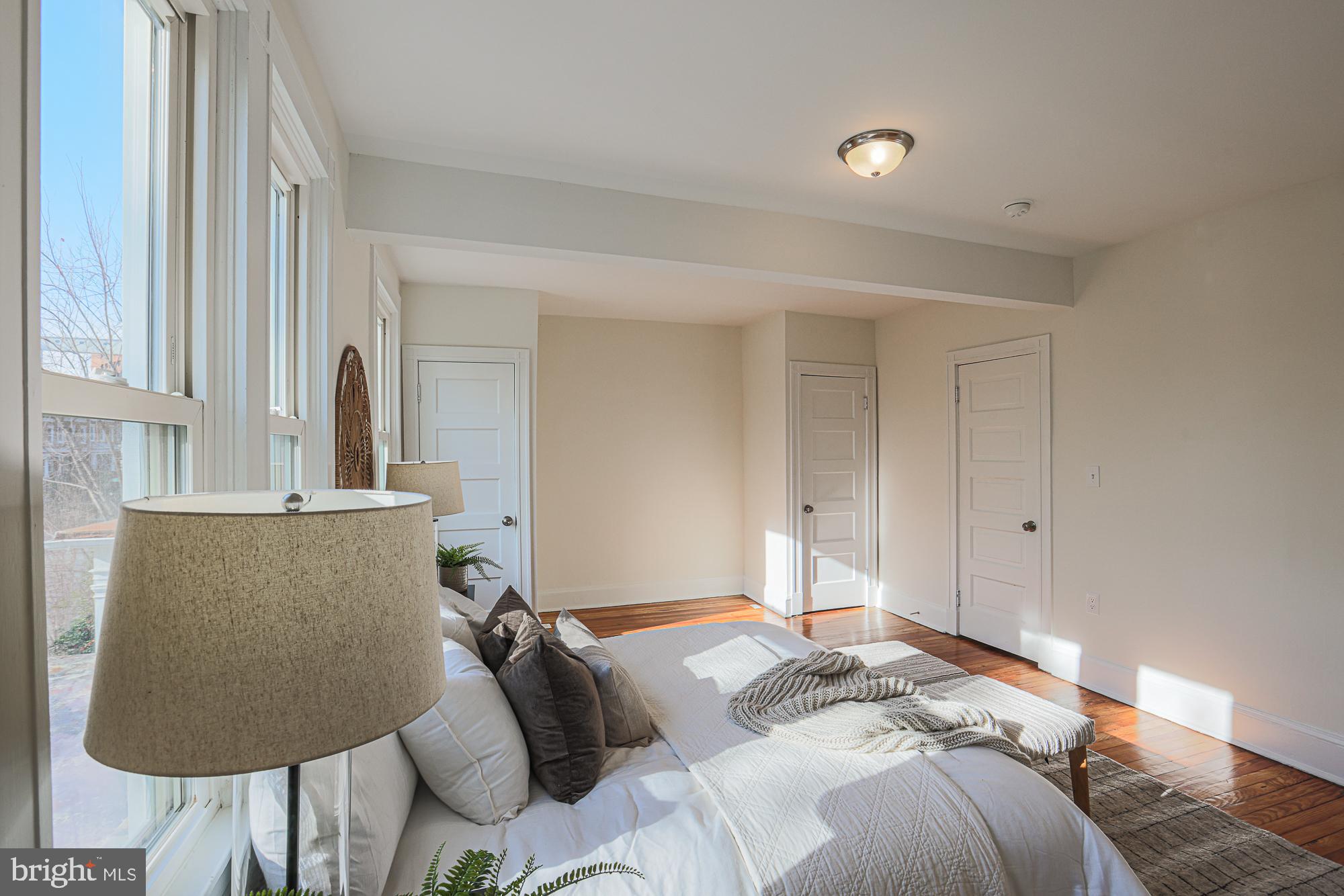 OAKENSHAWE - Residential Lease