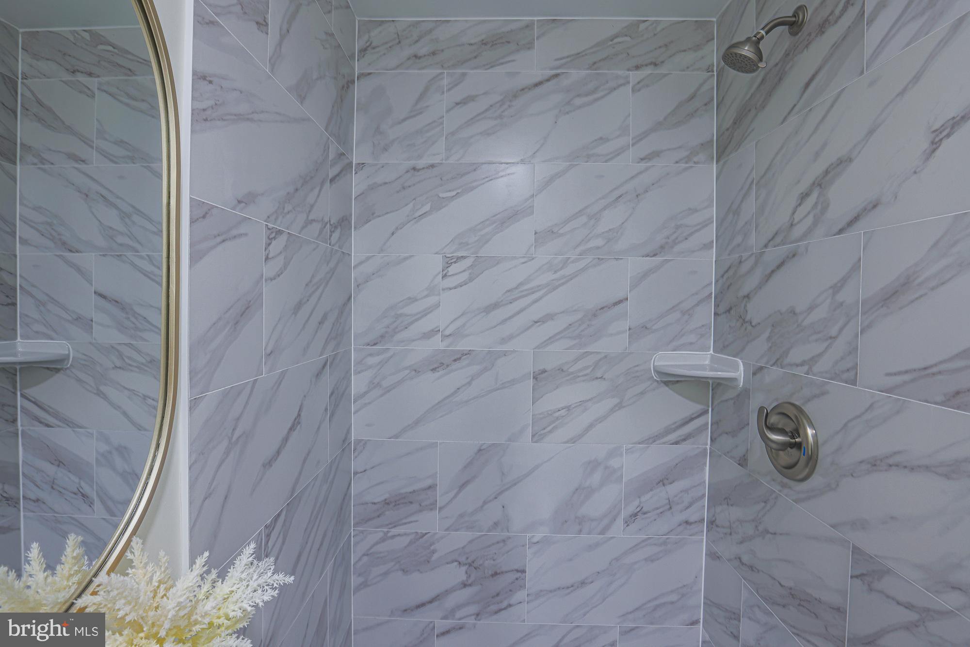 OAKENSHAWE - Residential Lease