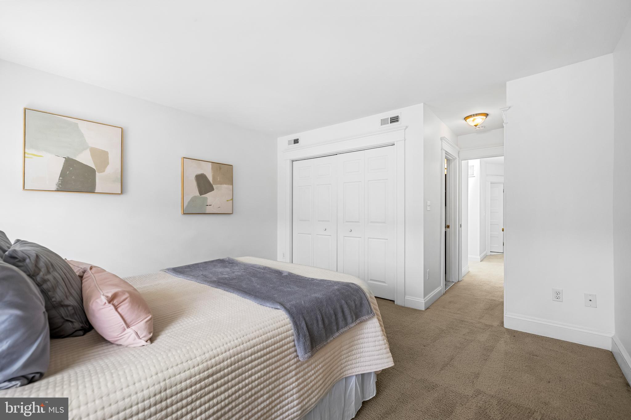 WYMAN PARK HAMPDEN - Residential