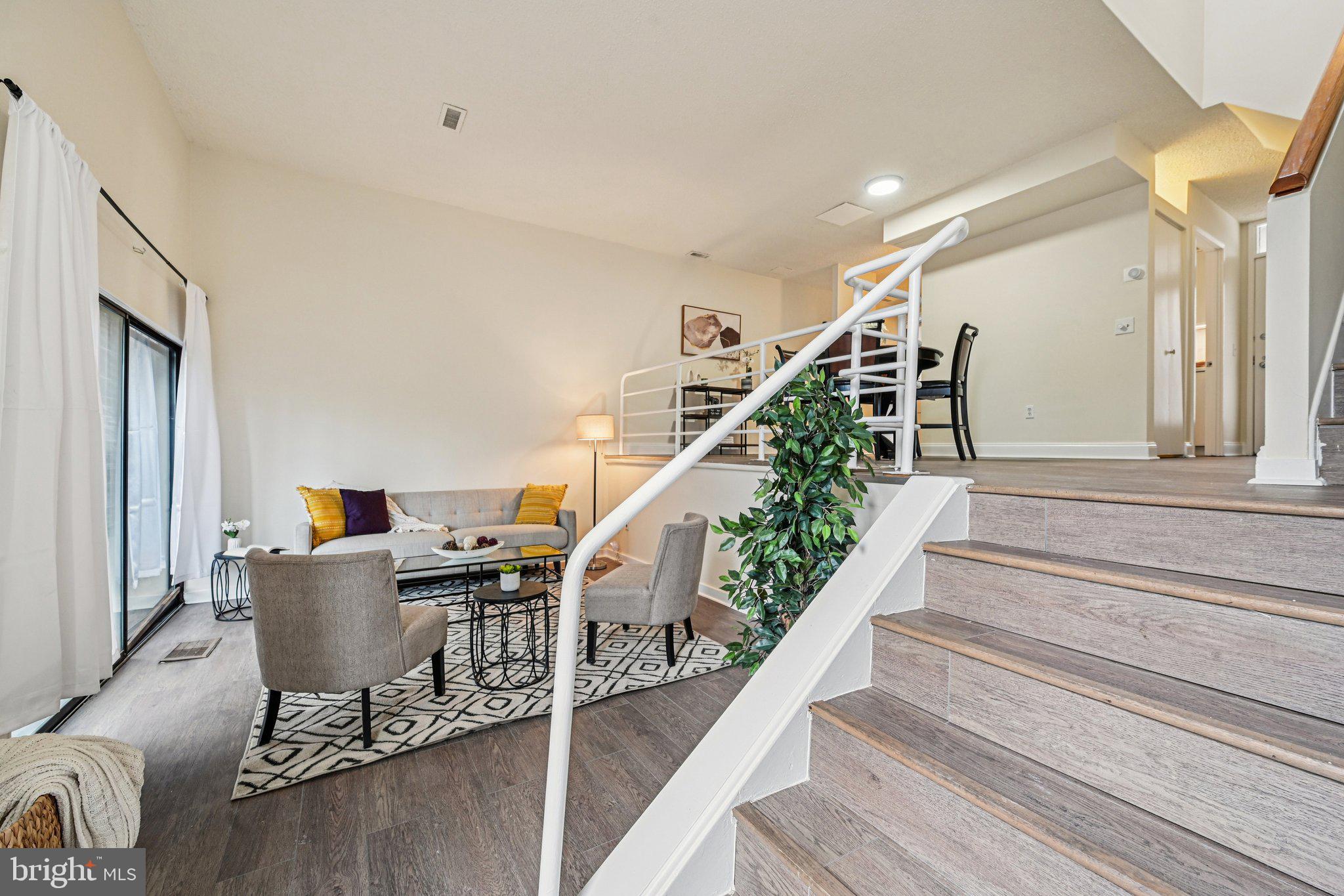 COLD SPRING NEWTOWN - Residential