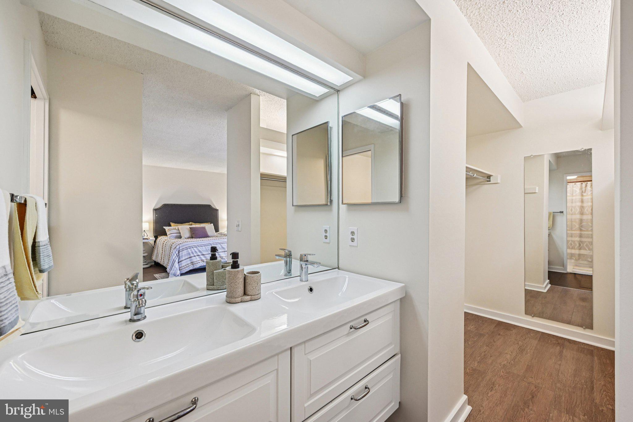 COLD SPRING NEWTOWN - Residential