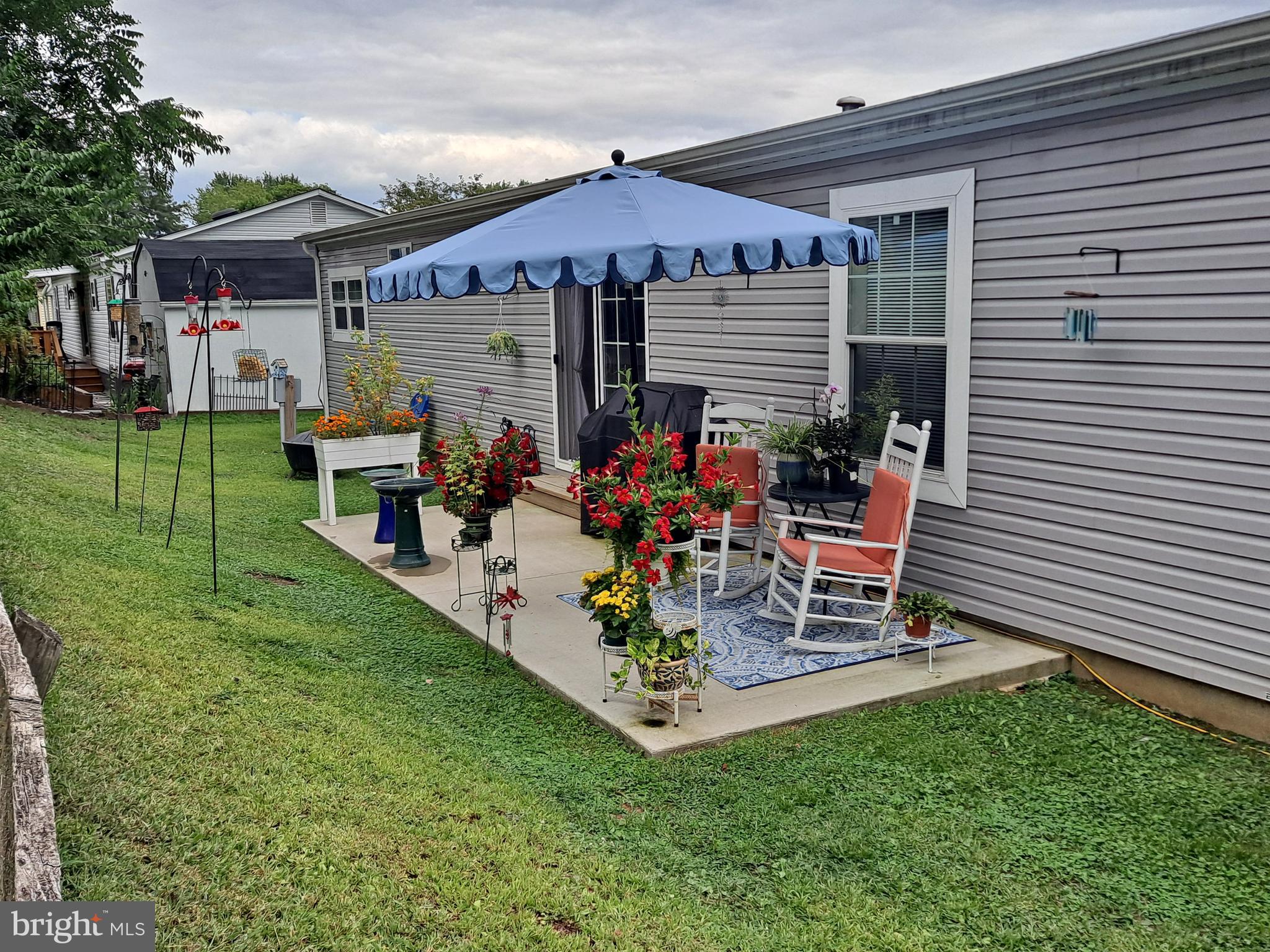 906 LAKEVIEW DRIVE
