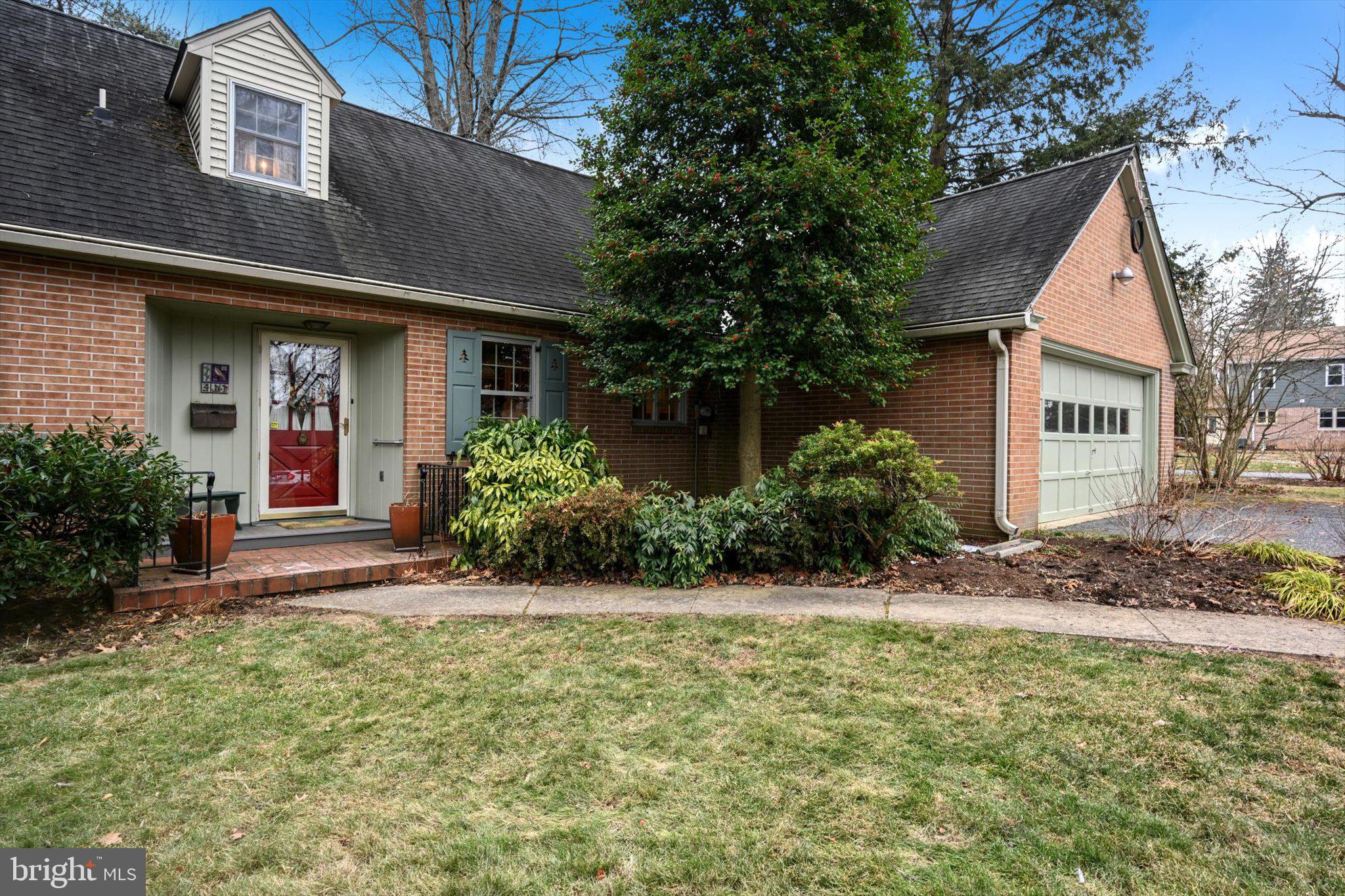 411 WOODCREST AVENUE