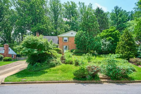 Photo of 3606 Bent Branch Court, FALLS CHURCH, VA 22041 (MLS # VAFX2324128)