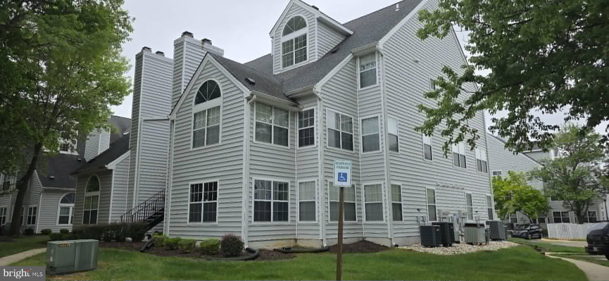 VISTAS AT LAUREL LAKES - Residential