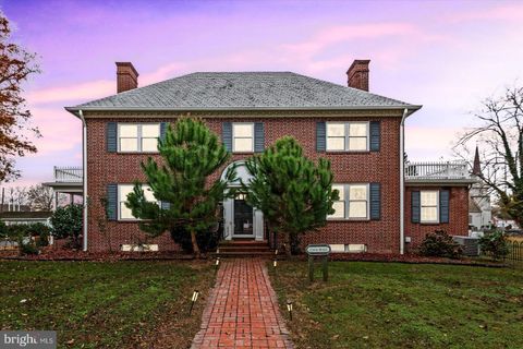 419 S WATER LANE TAPPAHANNOCK VA 22560