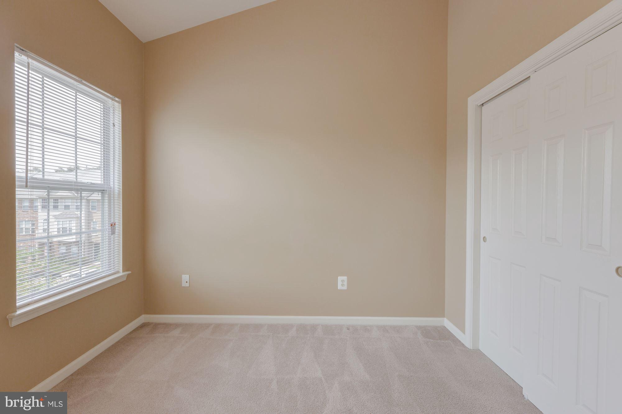 ISLAND CREEK - Residential