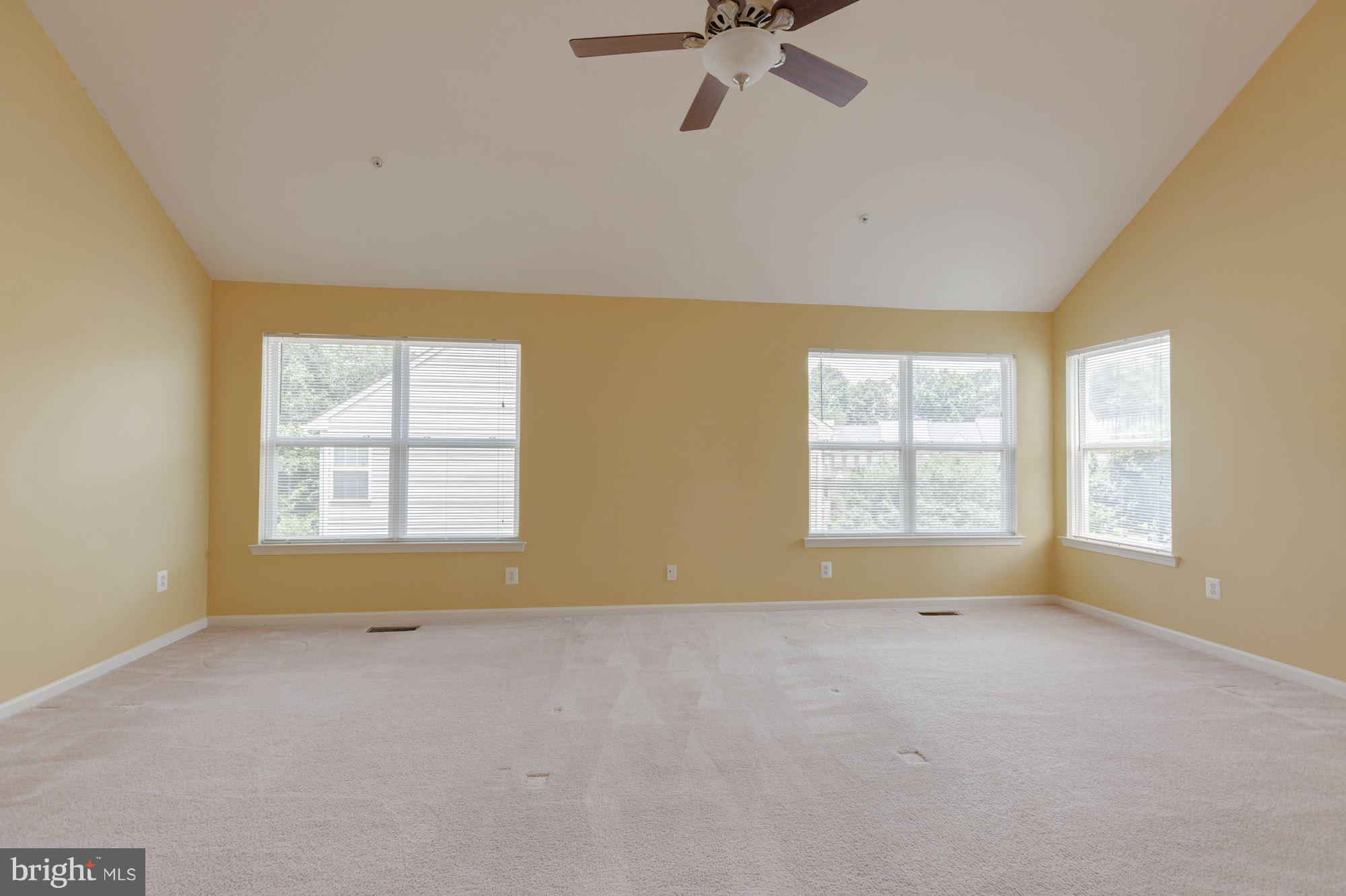 ISLAND CREEK - Residential