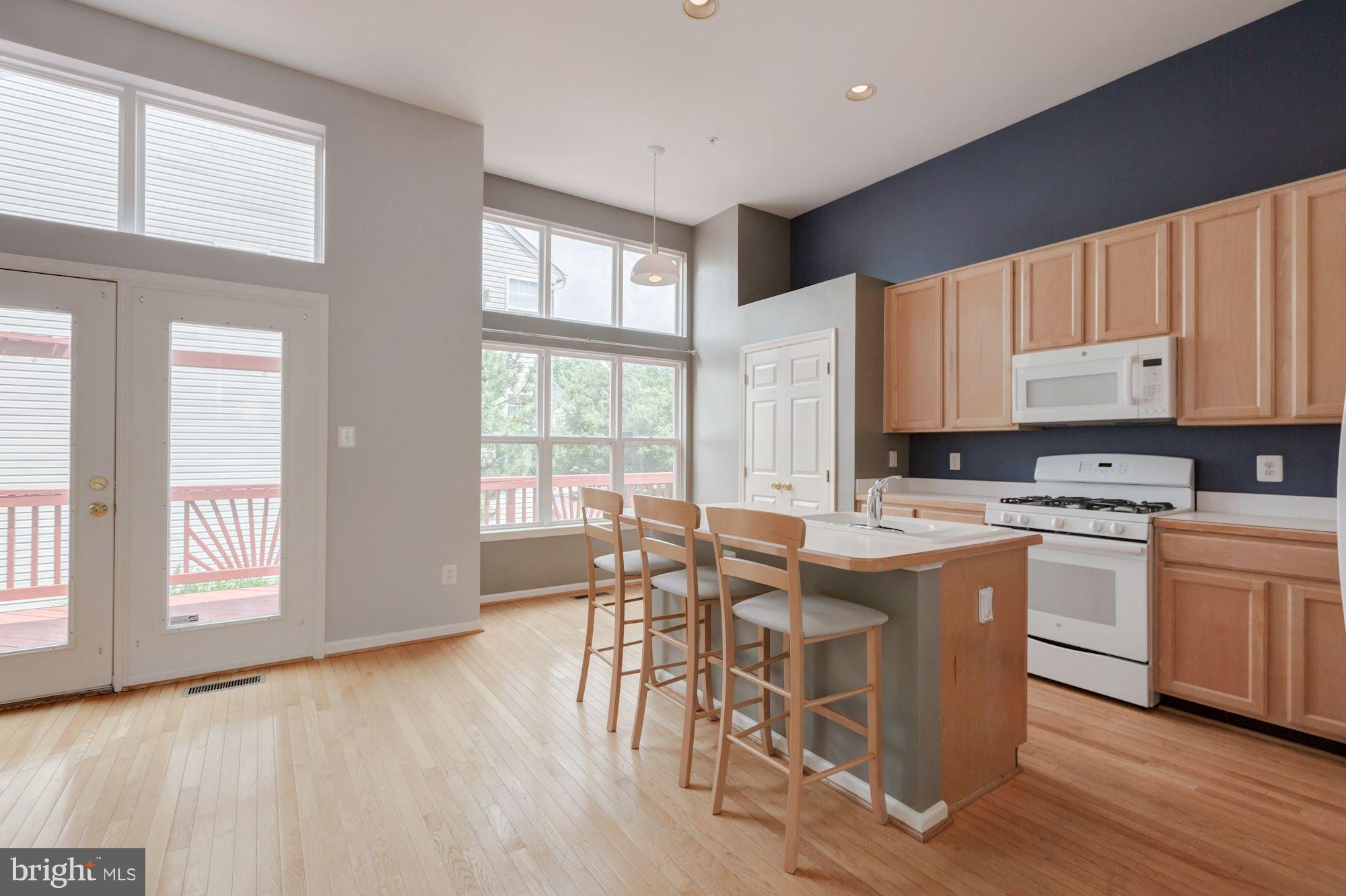 ISLAND CREEK - Residential