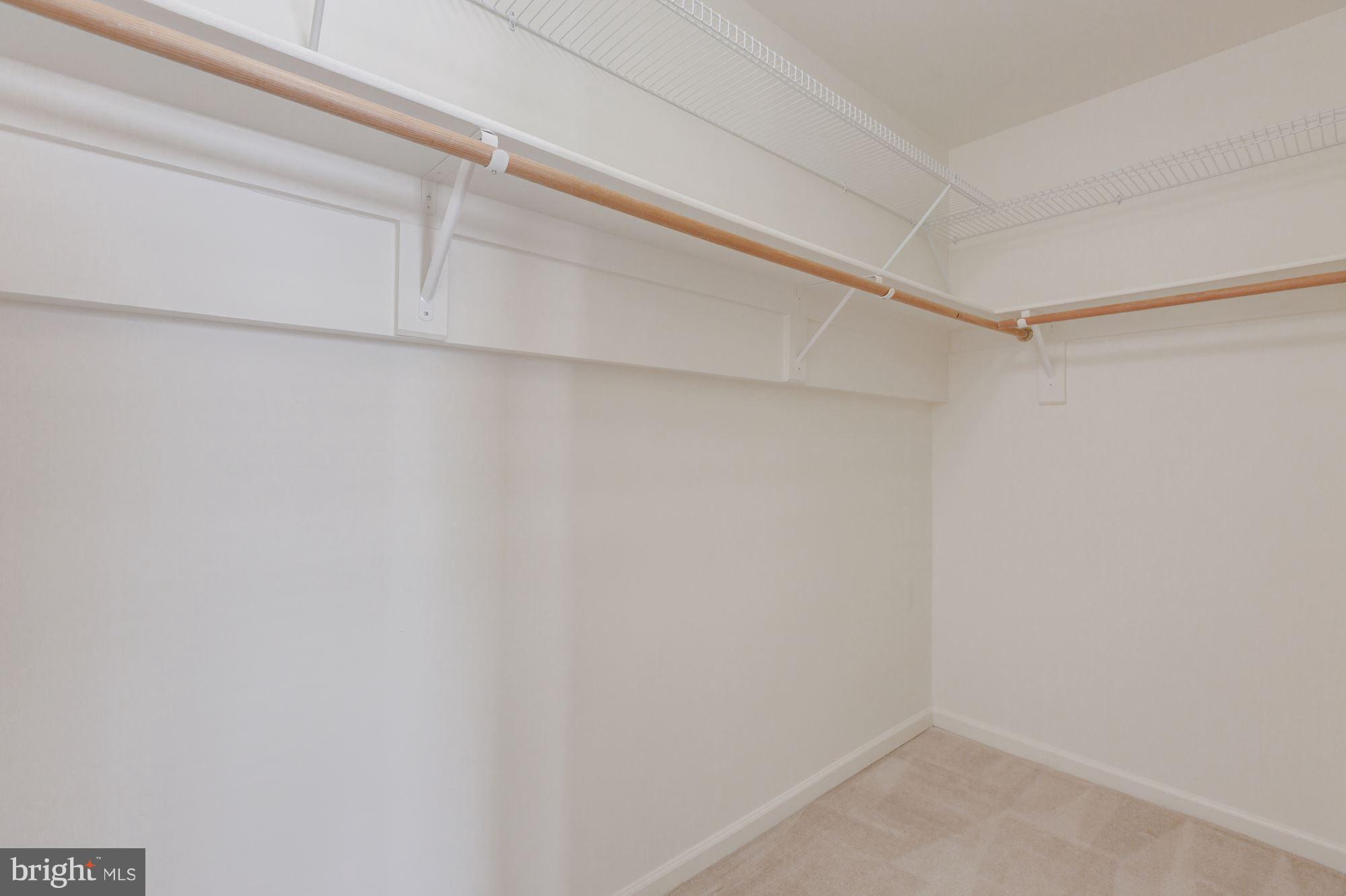 ISLAND CREEK - Residential