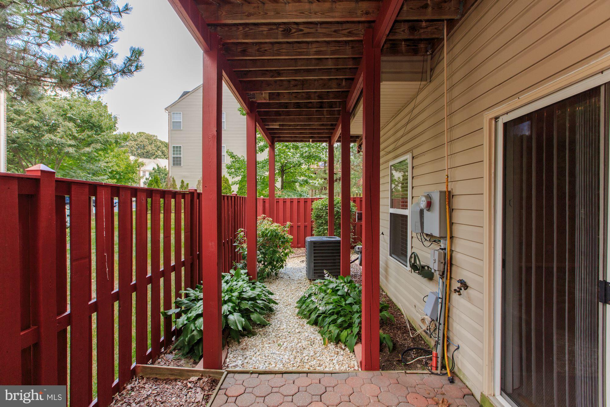 ISLAND CREEK - Residential