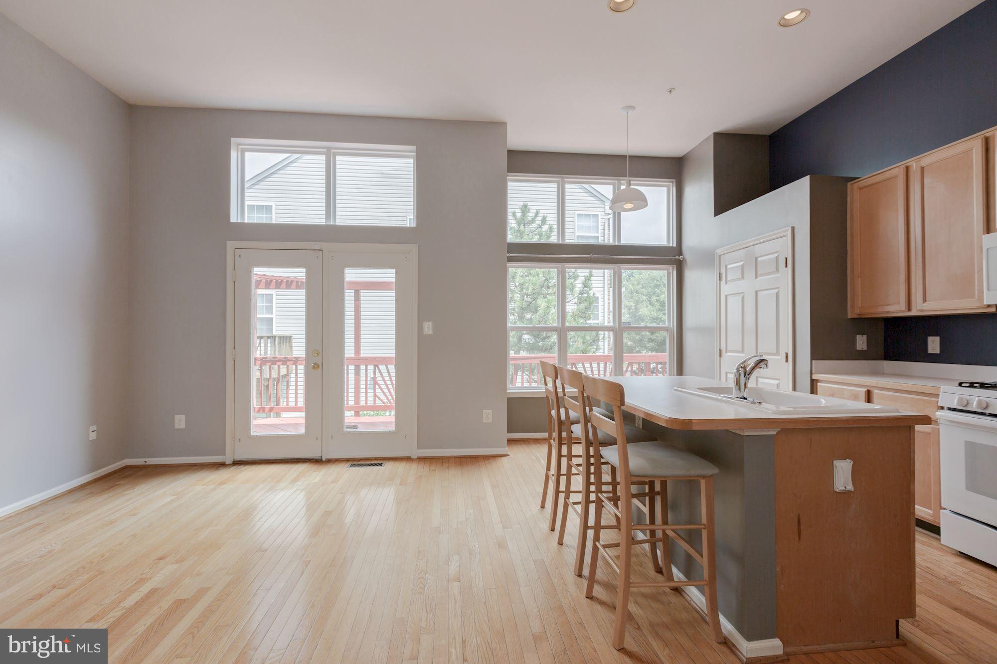 ISLAND CREEK - Residential