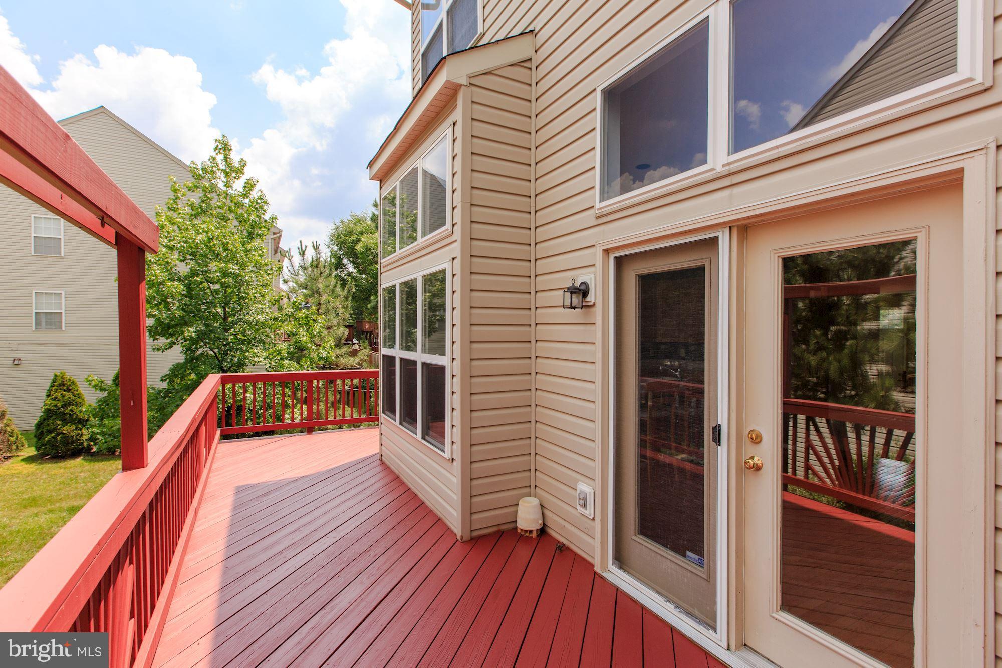 ISLAND CREEK - Residential