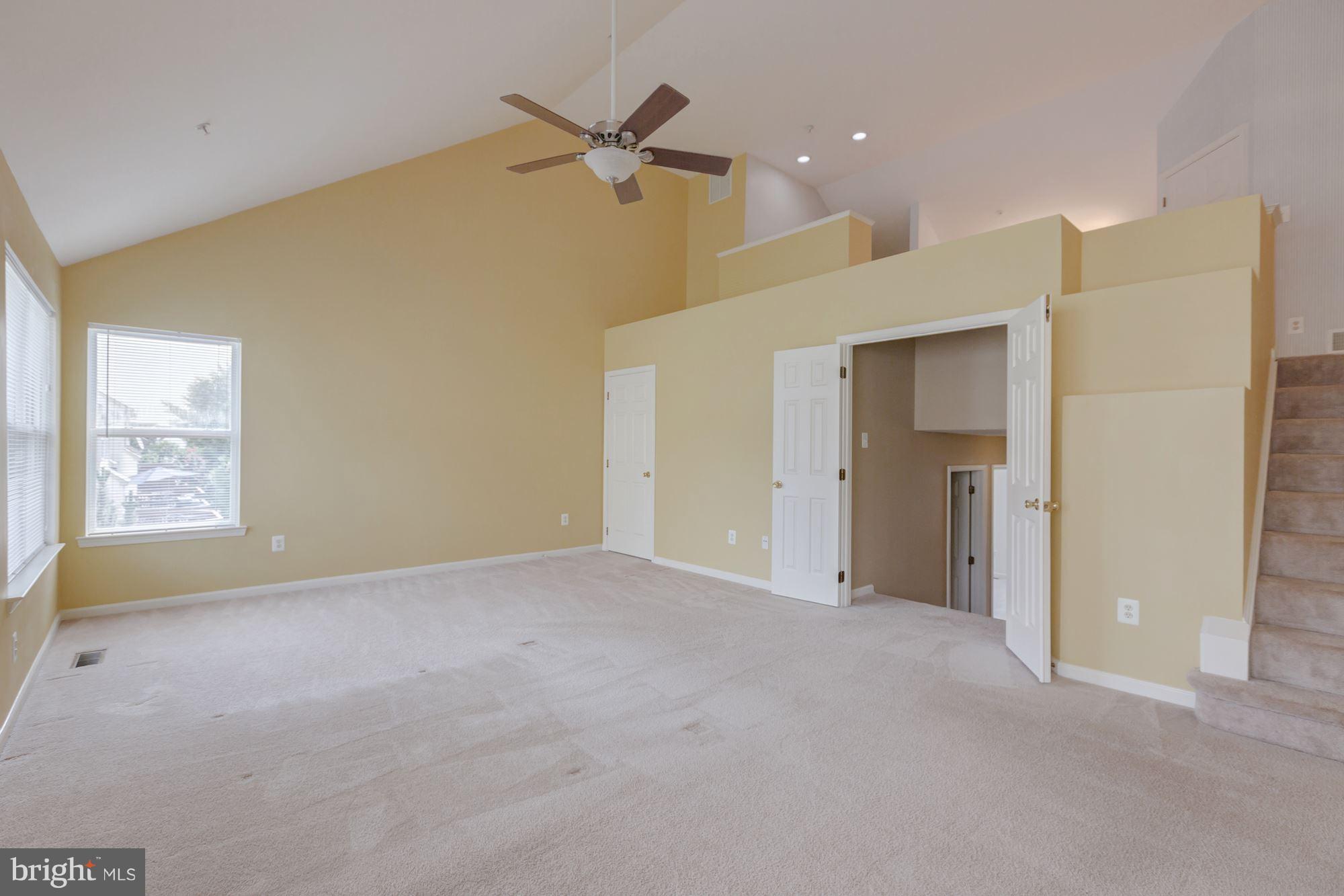 ISLAND CREEK - Residential