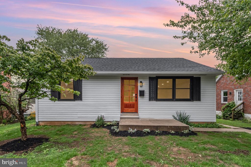 Photo of 337 N Broad Street, Lititz, PA 17543 (MLS # PALA2055534)