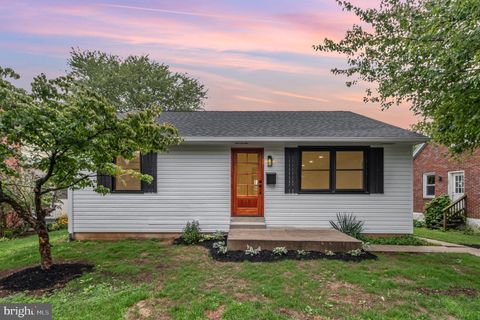 Photo of 337 N Broad Street, Lititz, PA 17543 (MLS # PALA2055534)