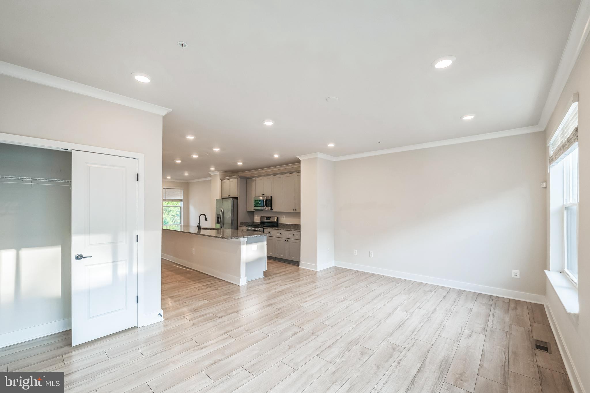 MEDFIELD - Residential