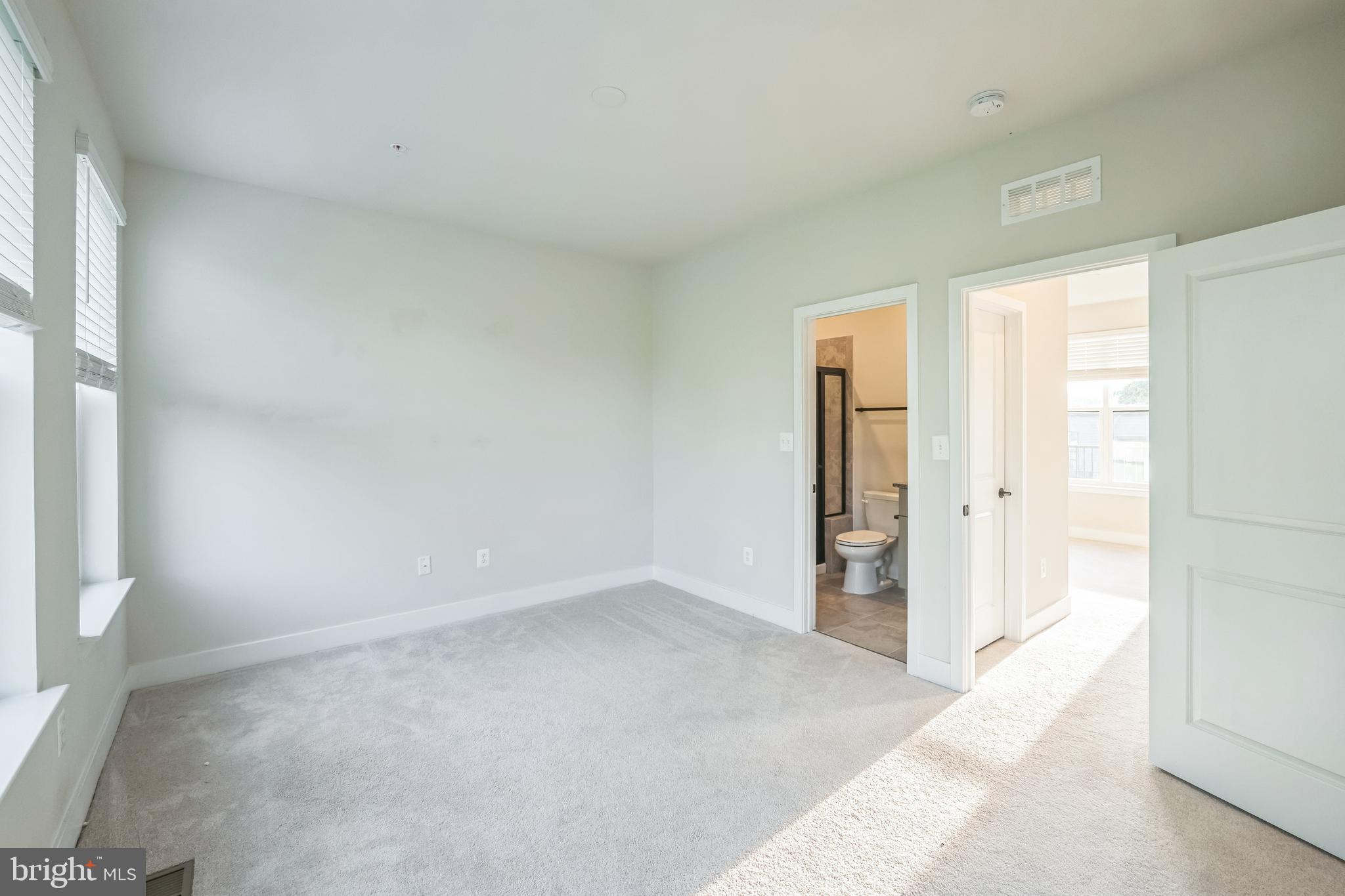 MEDFIELD - Residential