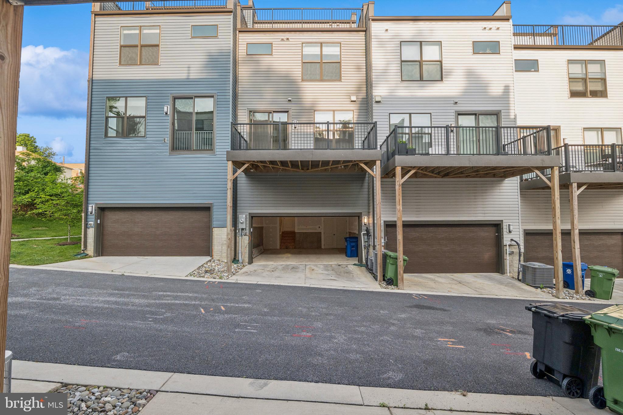 MEDFIELD - Residential