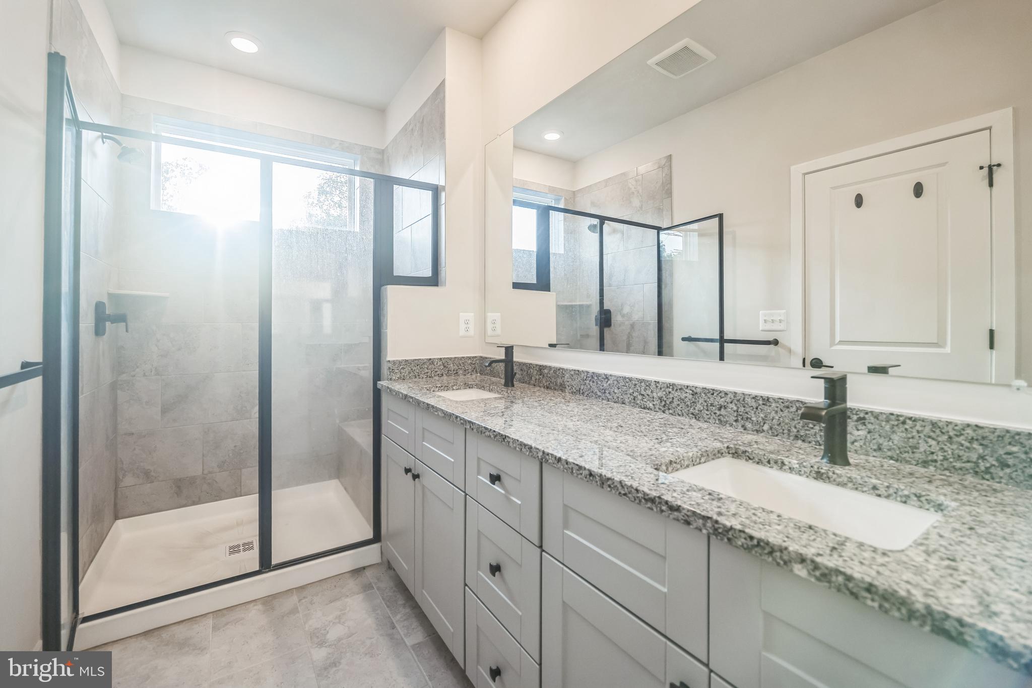 MEDFIELD - Residential