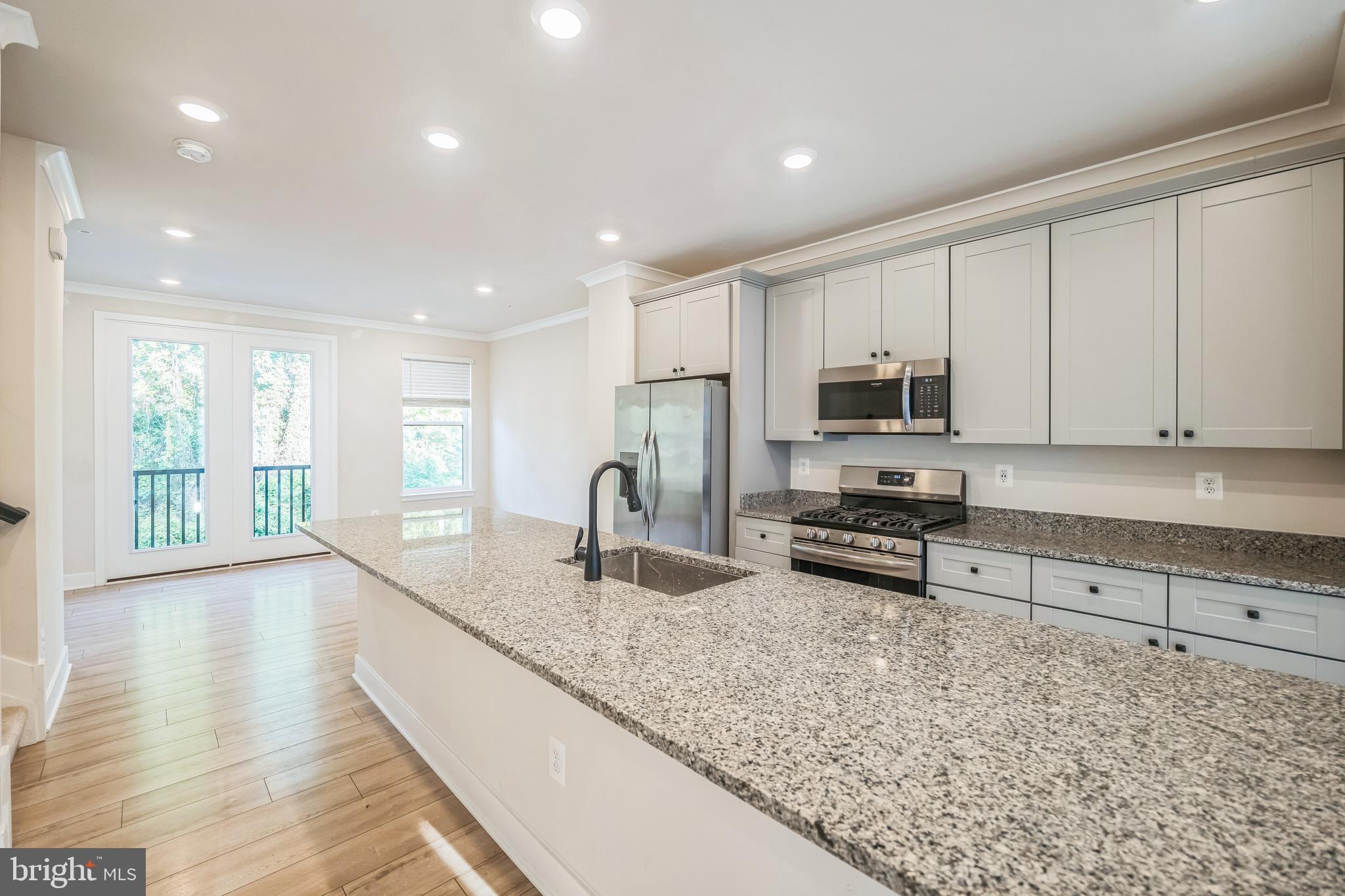MEDFIELD - Residential
