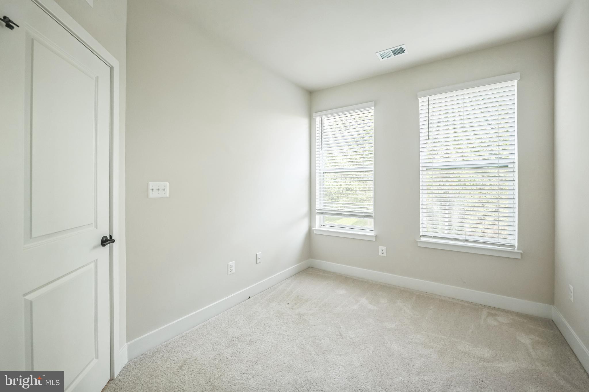 MEDFIELD - Residential