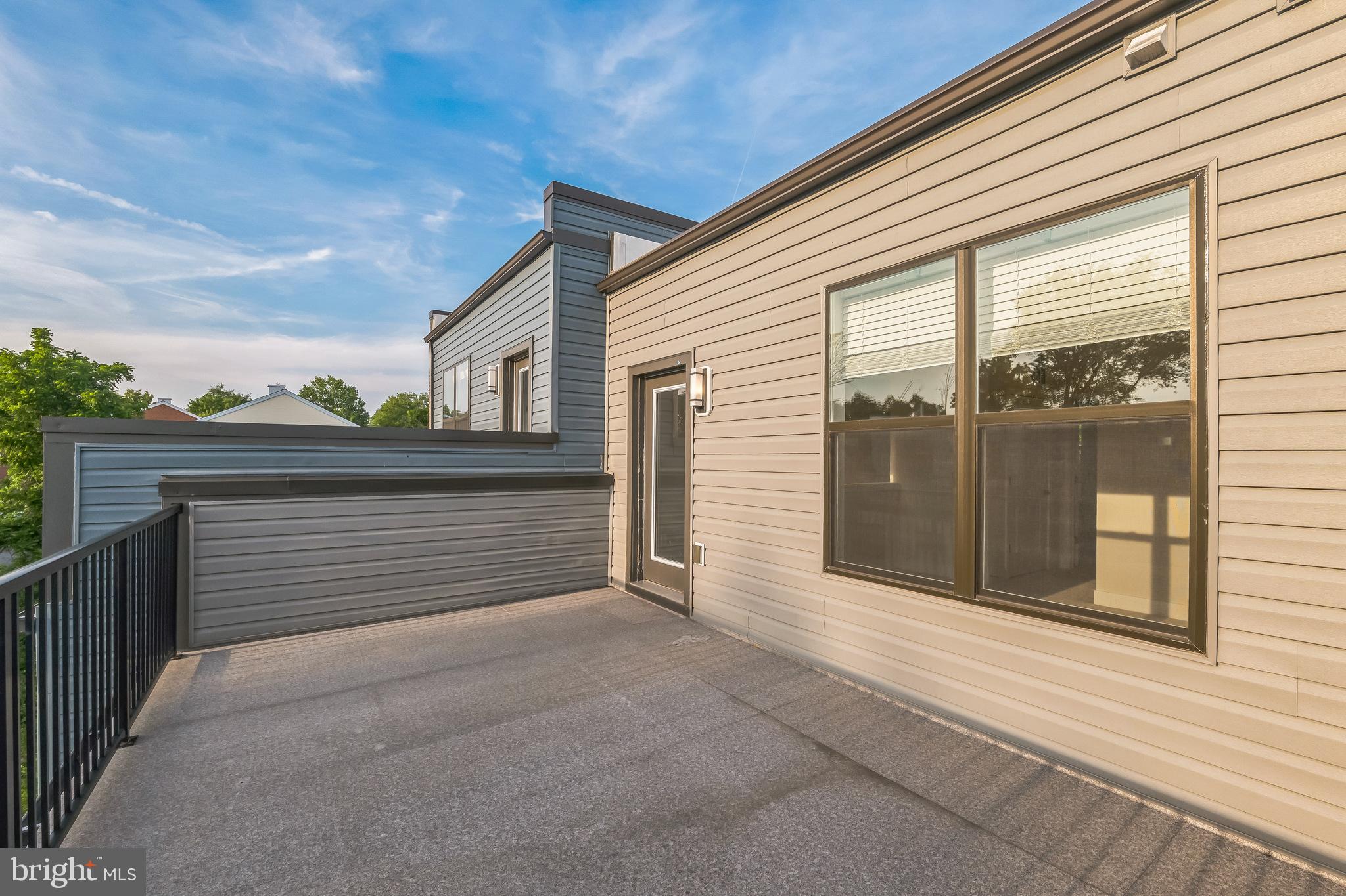 MEDFIELD - Residential