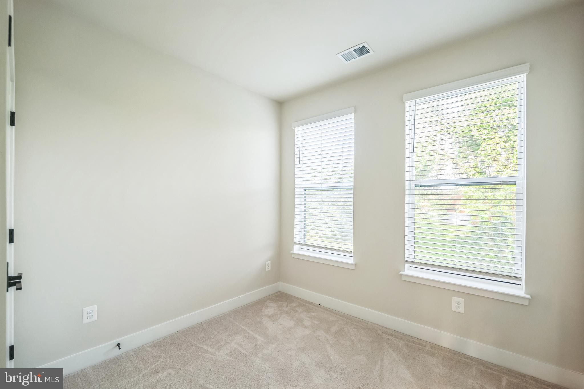 MEDFIELD - Residential