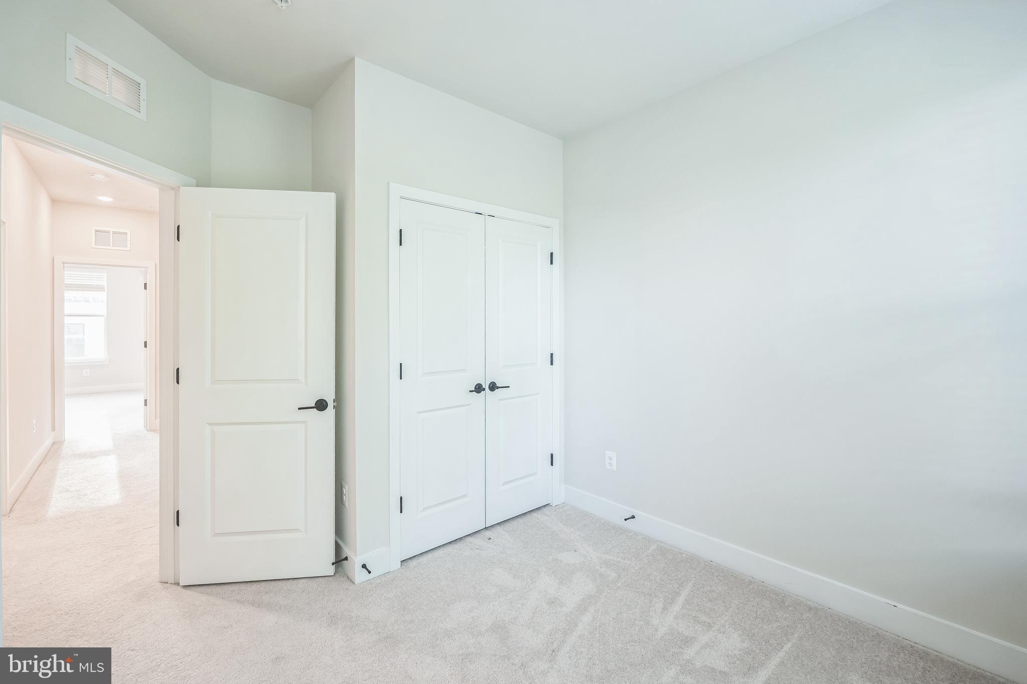 MEDFIELD - Residential