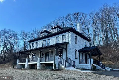 1265 W Baltimore Pike, Toughkenamon, PA MLS: PACT2089690