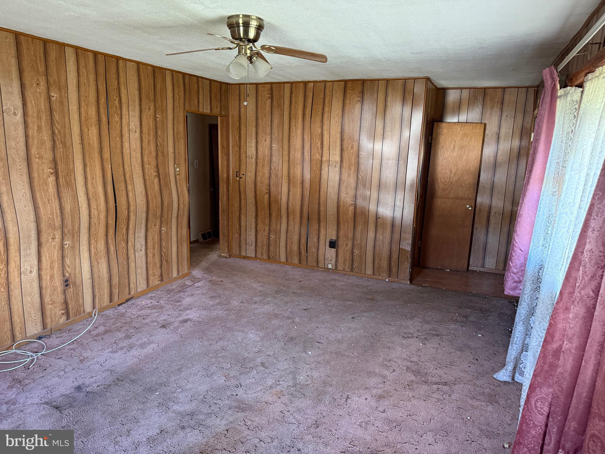 106 N LINCOLN AVENUE