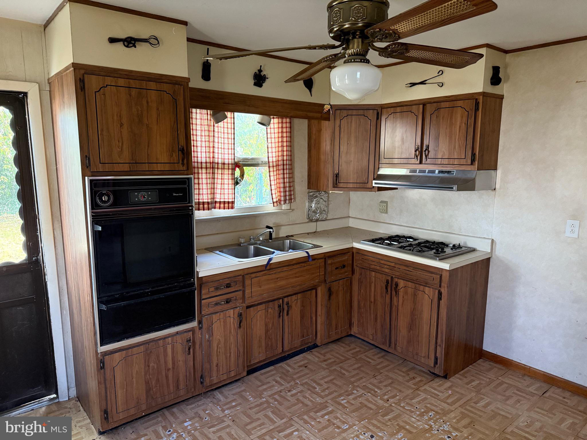 106 N LINCOLN AVENUE