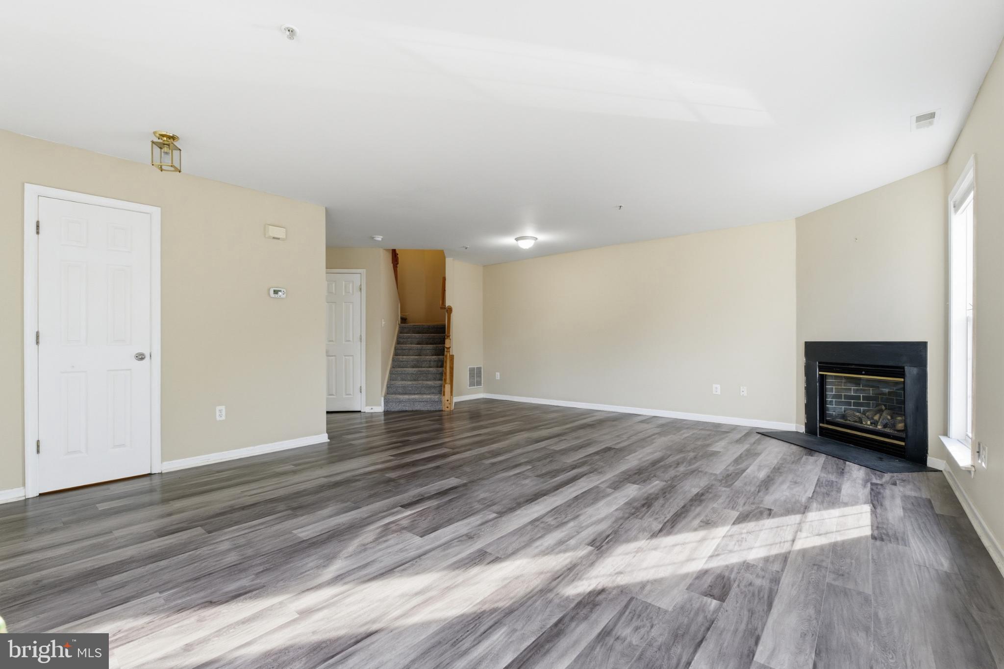 OLD FARM STATION - Residential Lease