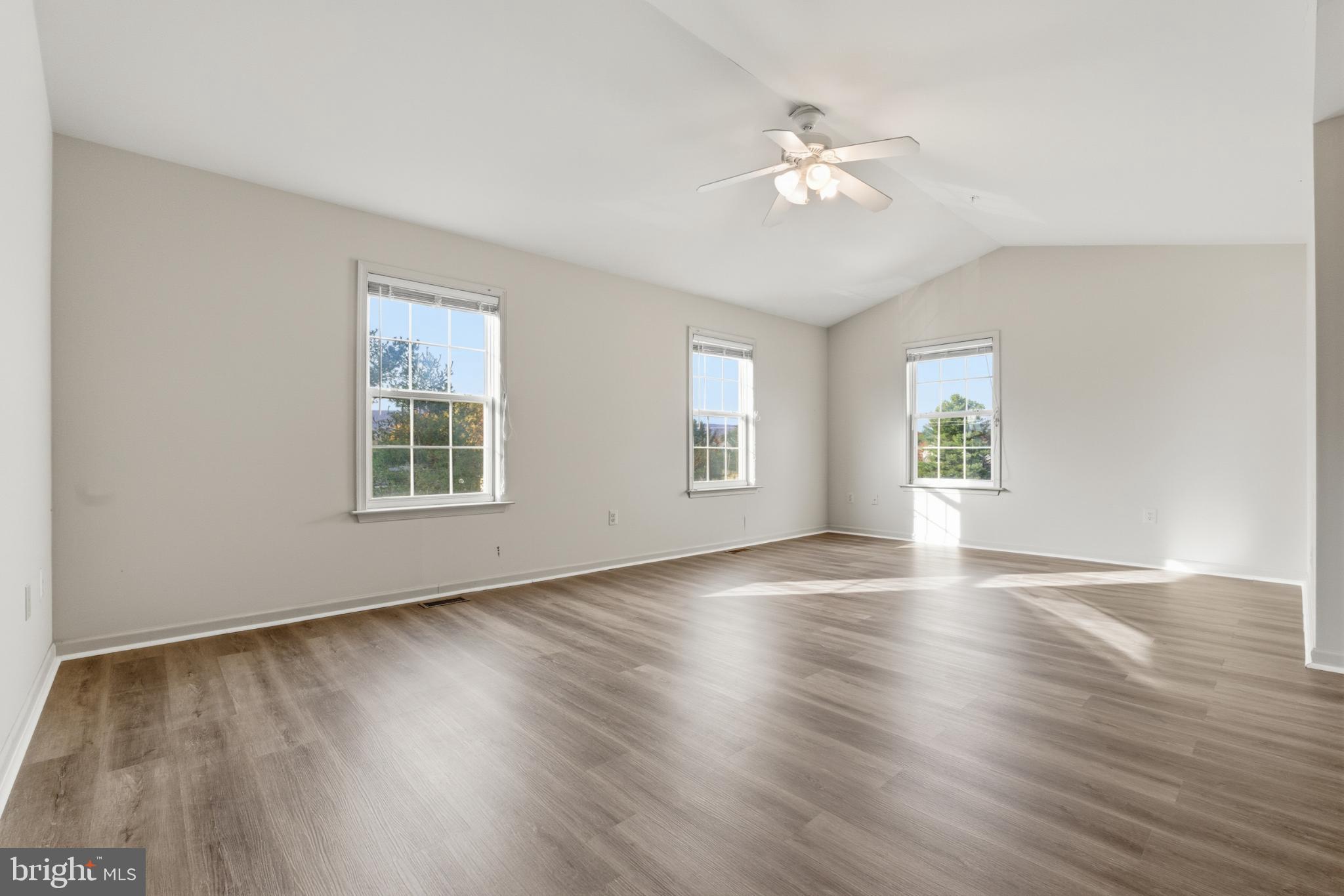 OLD FARM STATION - Residential Lease