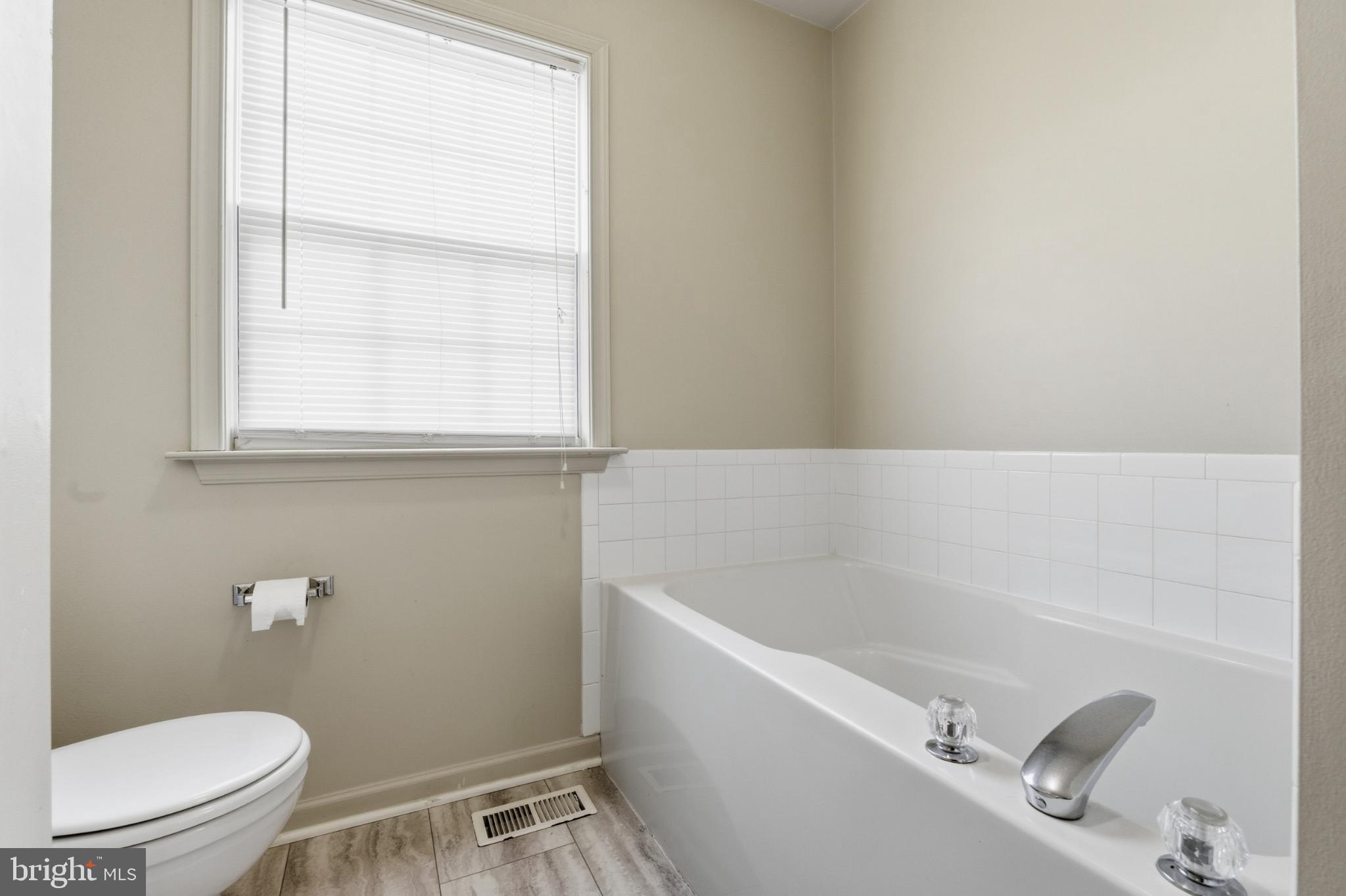 OLD FARM STATION - Residential Lease