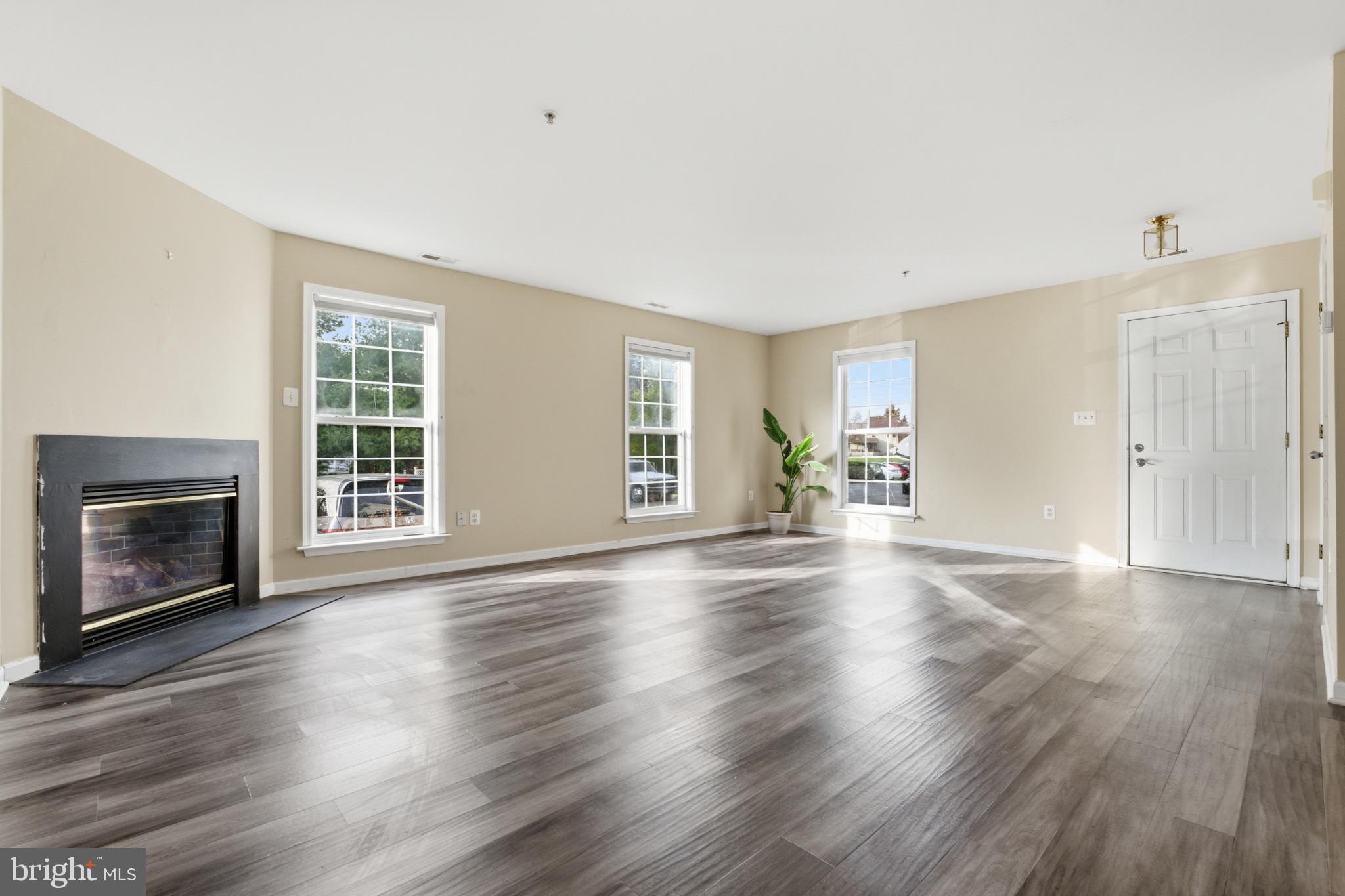 OLD FARM STATION - Residential Lease